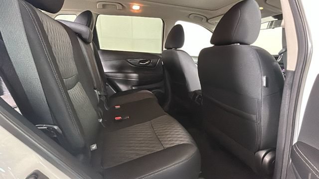 Used 2020 Nissan Rogue SV AWD/4WD image 28