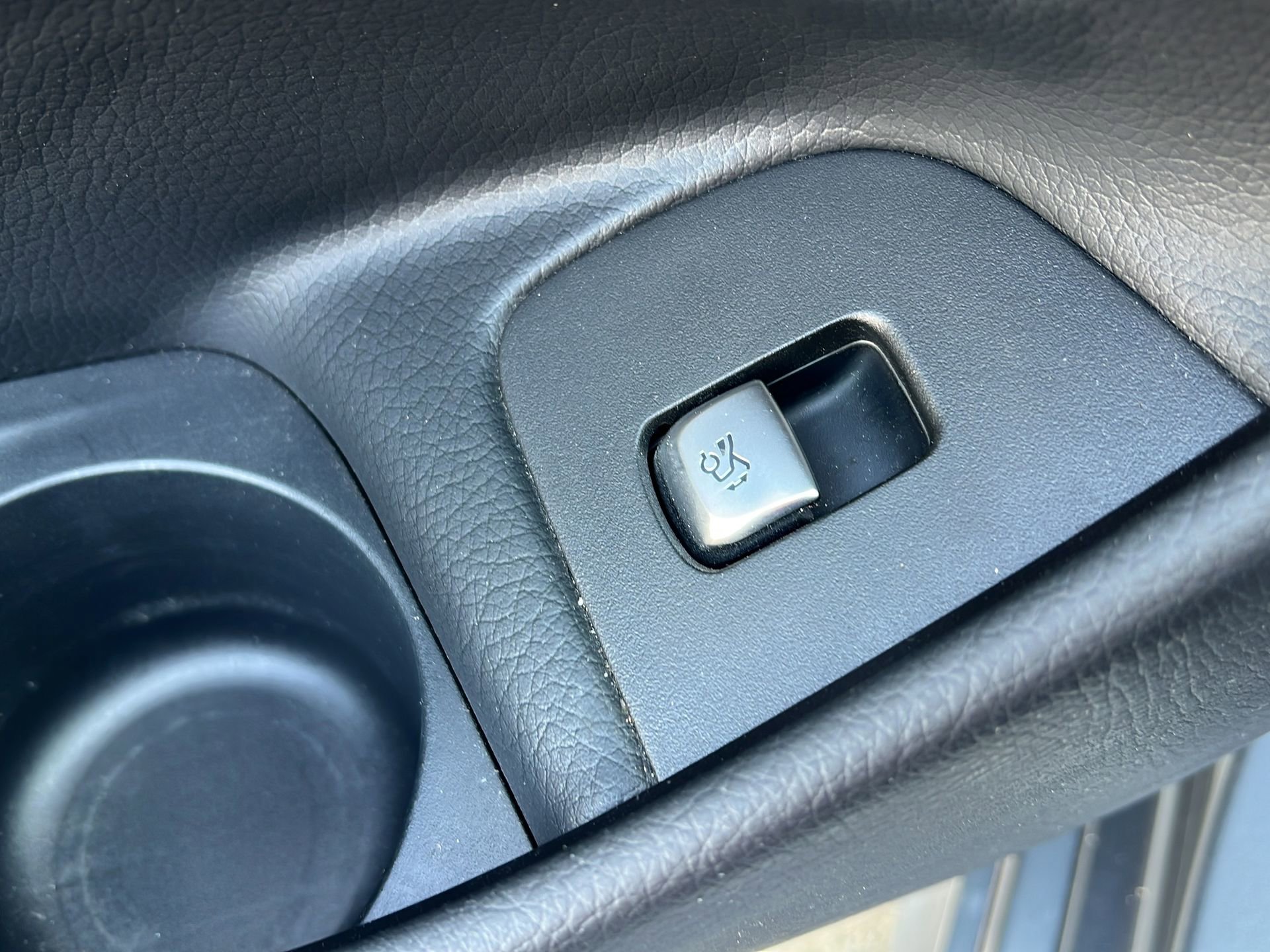 Used 2023 Mercedes-Benz E 350 4MATIC Sedan image 29