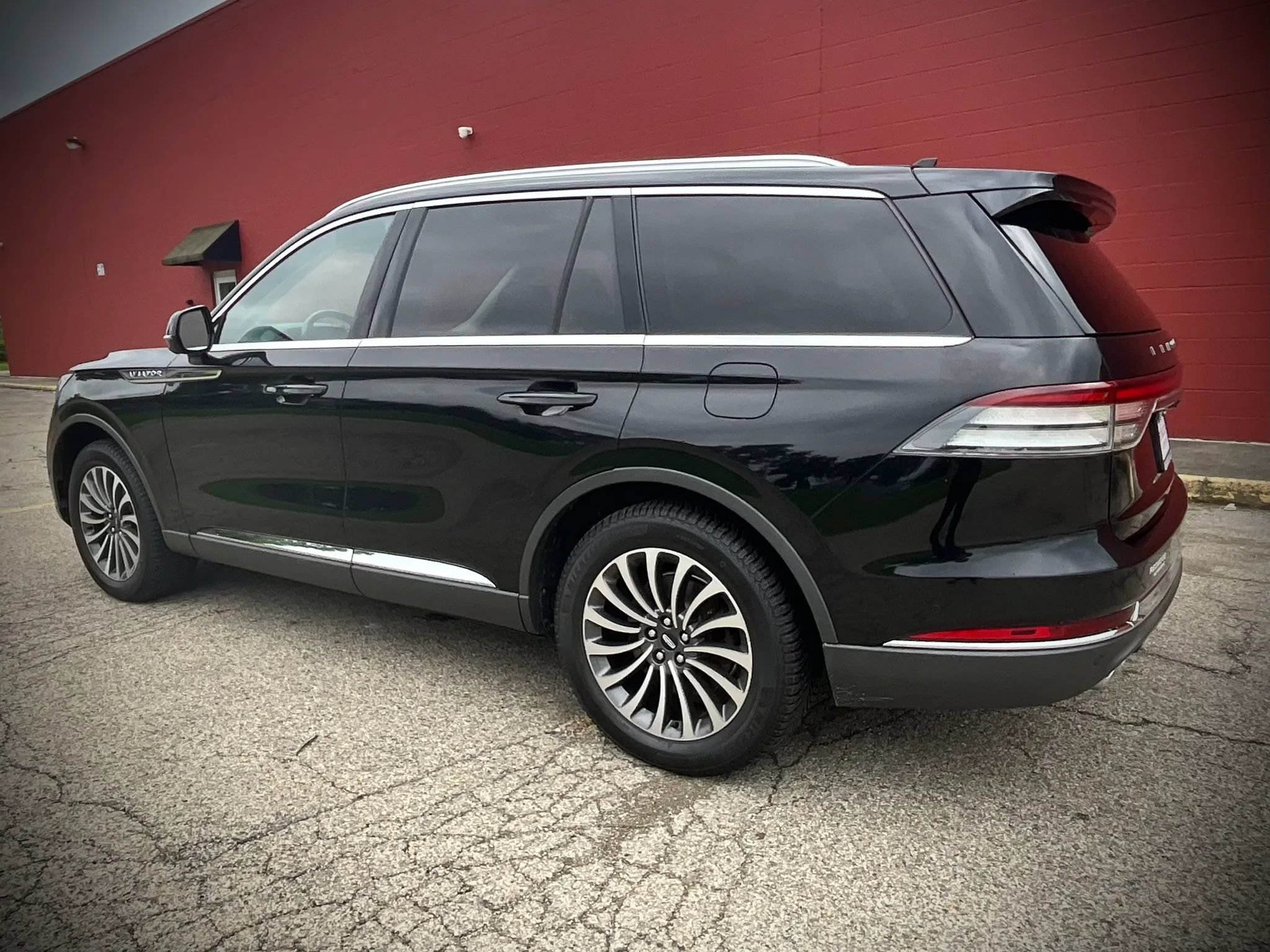 Used 2020 Lincoln Aviator Reserve w/ Equipment Group 201A AWD/4WD image 3