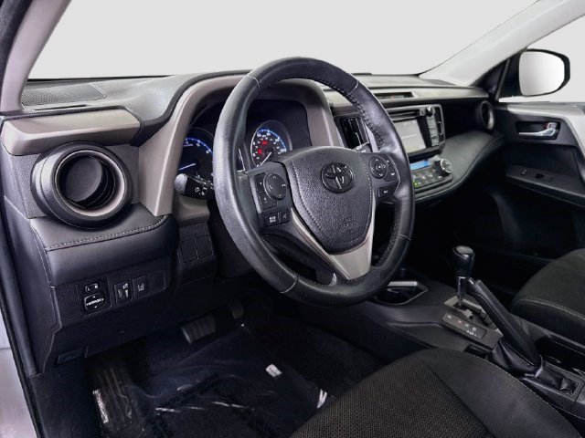 Used 2018 Toyota RAV4 XLE FWD image 21