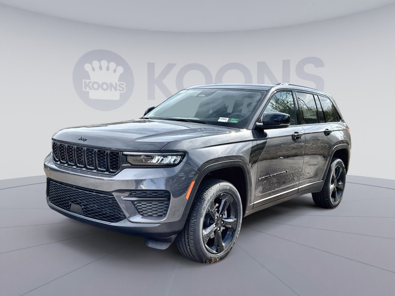 New 2025 Jeep Grand Cherokee Altitude image 1