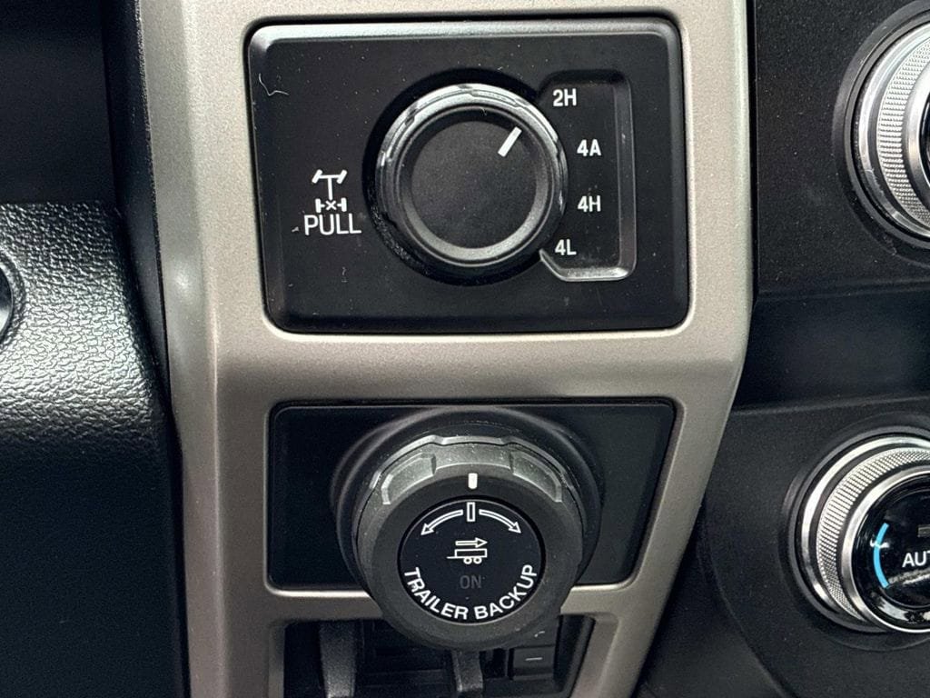 Used 2020 Ford F150 Lariat w/ Equipment Group 502A Luxury AWD/4WD image 40