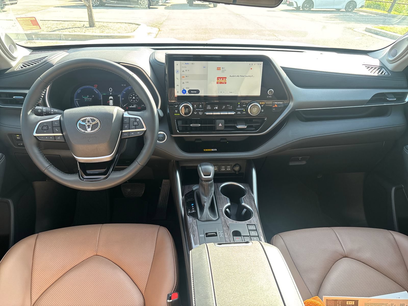 Used 2025 Toyota Highlander Limited AWD/4WD image 9