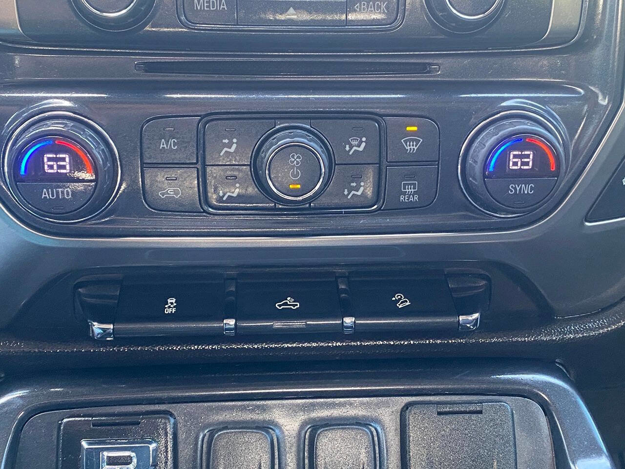 Used 2018 Chevrolet Silverado 1500 LT w/ All Star Edition image 32