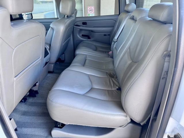 Used 2007 GMC Sierra 3500 SLT w/ Heavy-Duty Power Package image 22