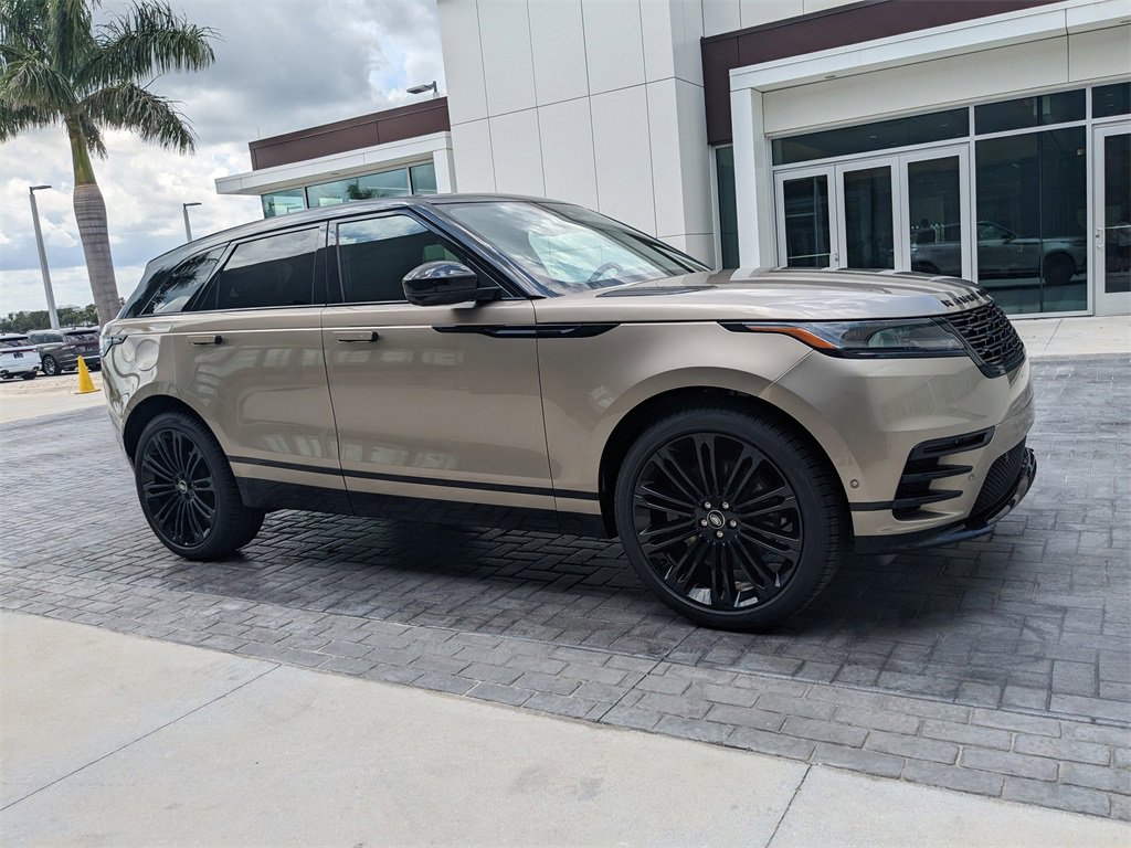 New 2026 Land Rover Range Rover Velar Dynamic SE image 2