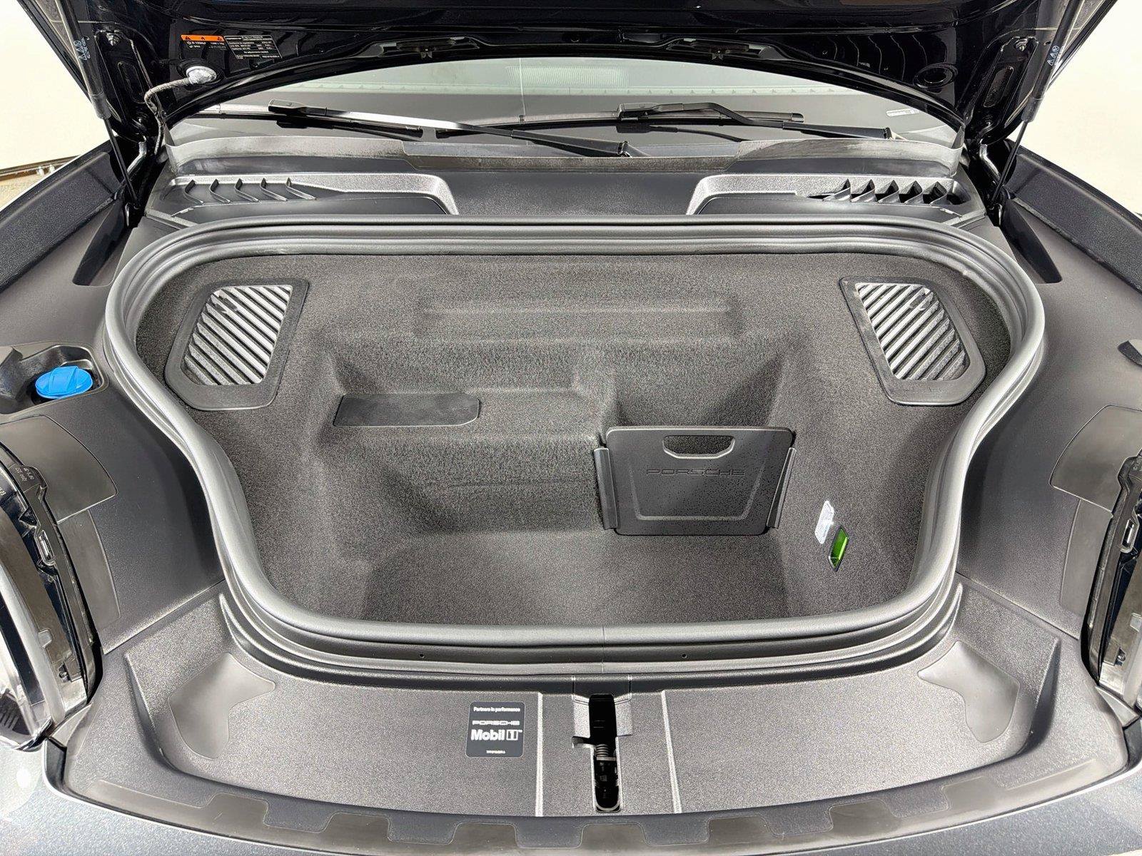 Certified 2026 Porsche Macan Electric RWD image 37