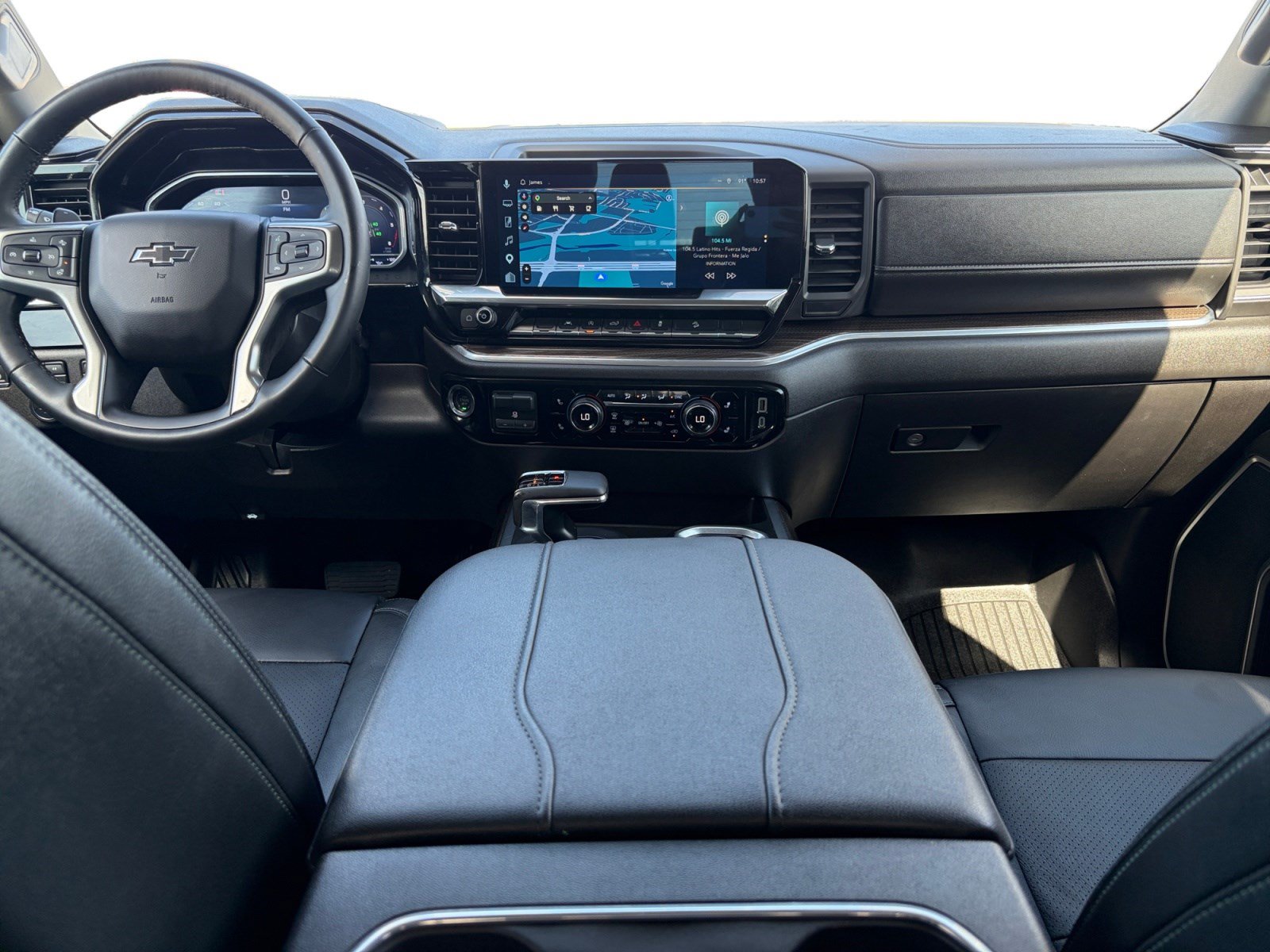 Used 2025 Chevrolet Silverado 1500 RST w/ Z71 Off-Road Package AWD/4WD image 21