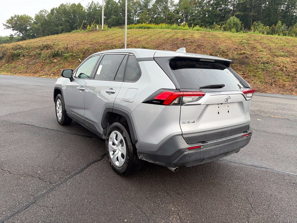 Used 2025 Toyota RAV4 LE AWD/4WD image 7