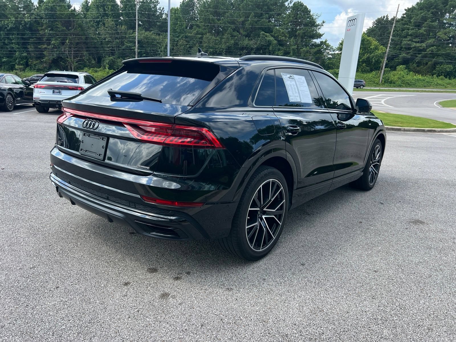 Used 2022 Audi Q8 Prestige w/ Prestige Package AWD/4WD image 5