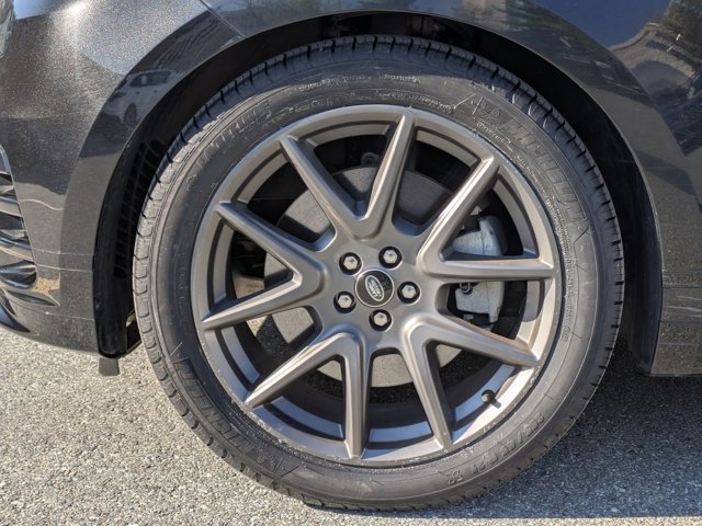 Used 2023 Land Rover Range Rover Velar R-Dynamic S image 9