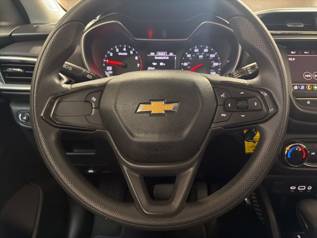 Used 2021 Chevrolet TrailBlazer LS FWD image 16