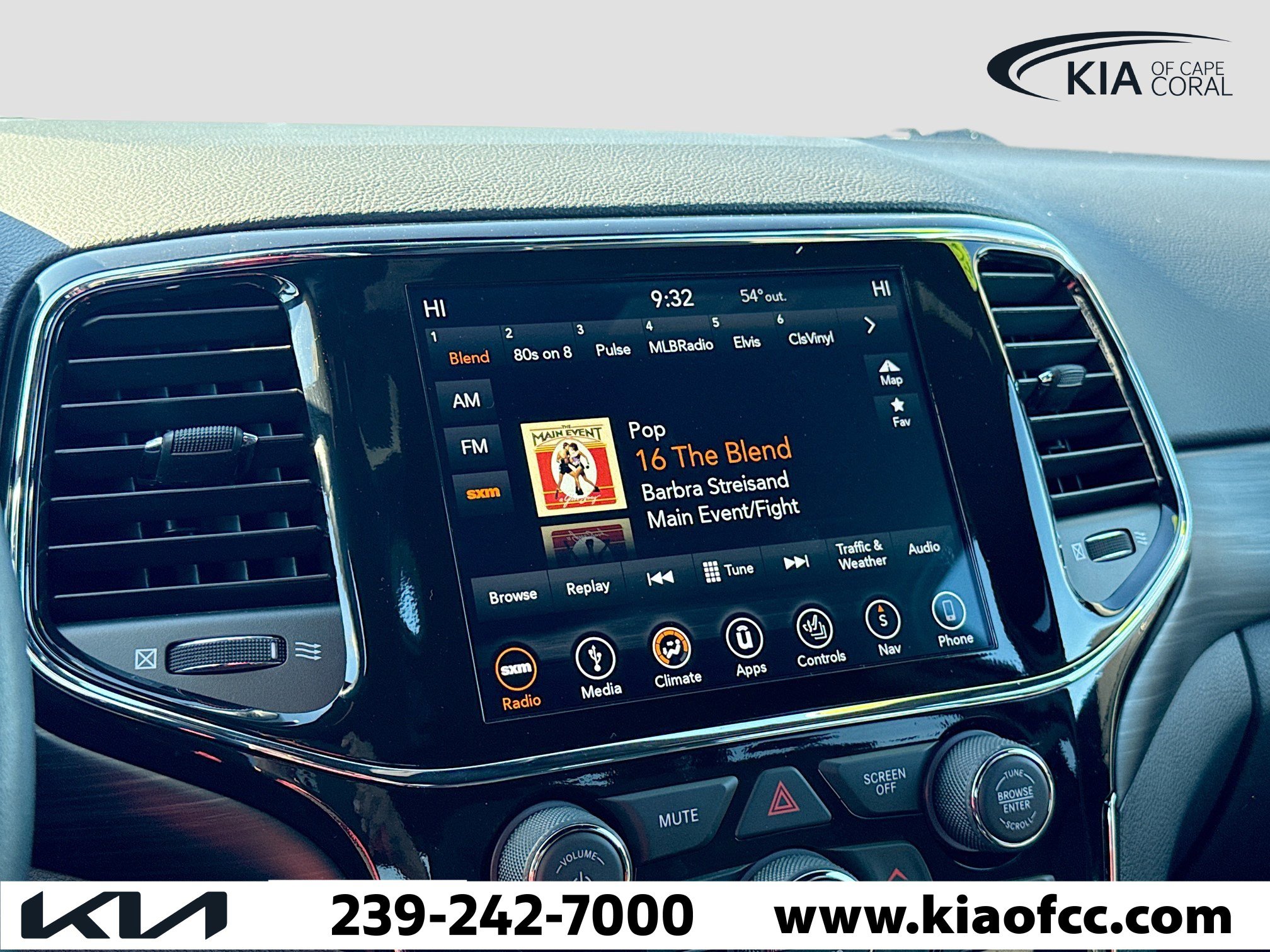 Used 2019 Jeep Grand Cherokee Laredo image 29