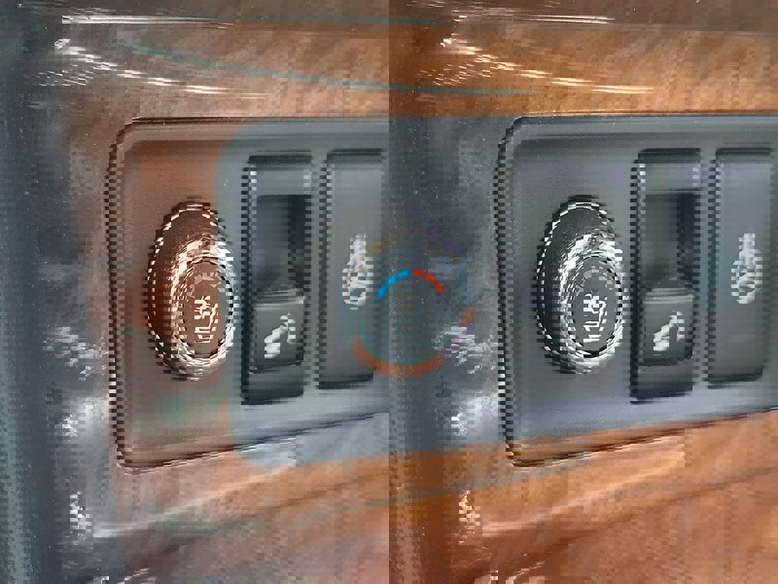 Used 2015 INFINITI QX80 4WD w/ Deluxe Technology Package image 35