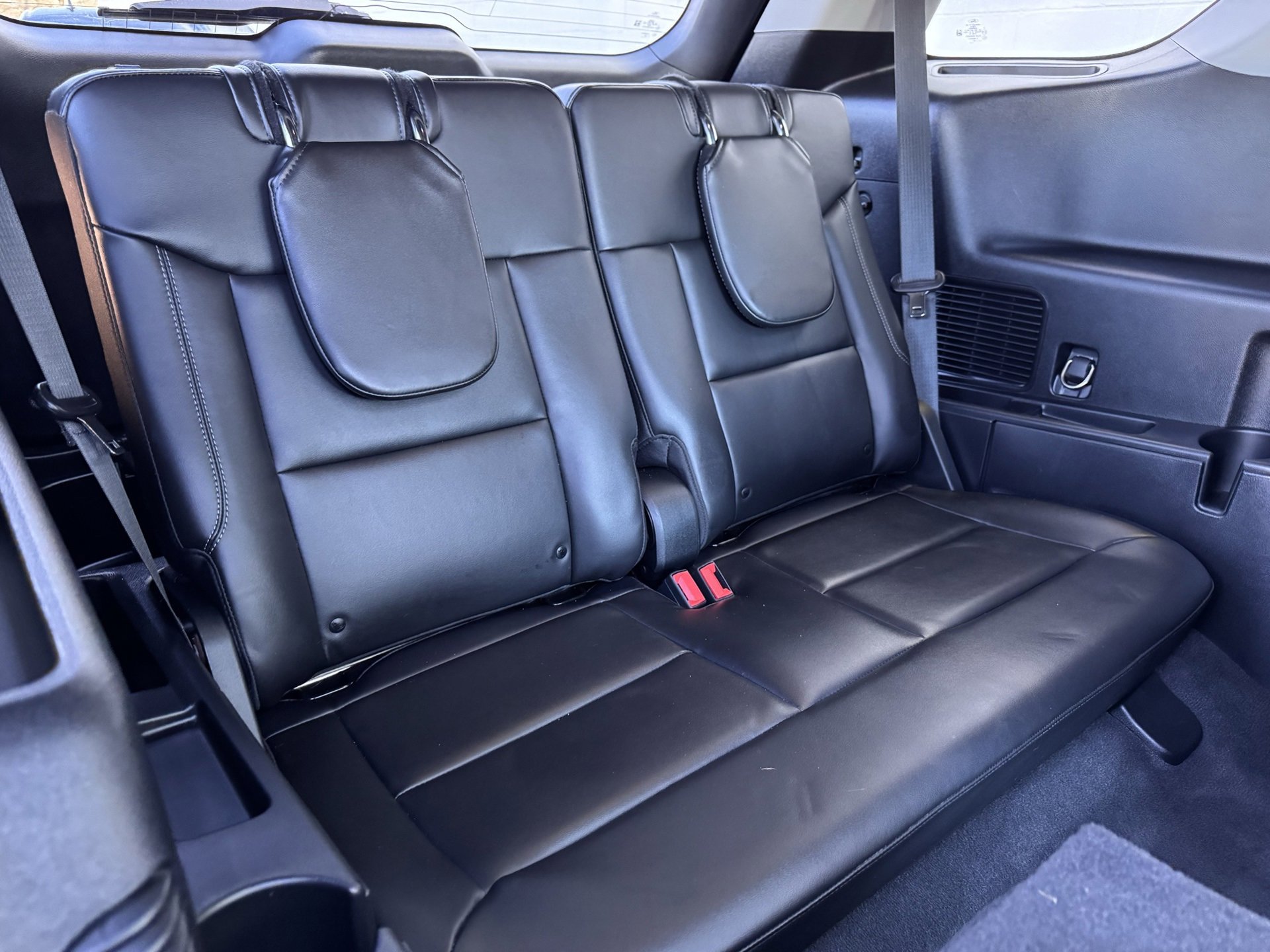 Used 2022 Ford Explorer XLT w/ Equipment Group 202A image 12