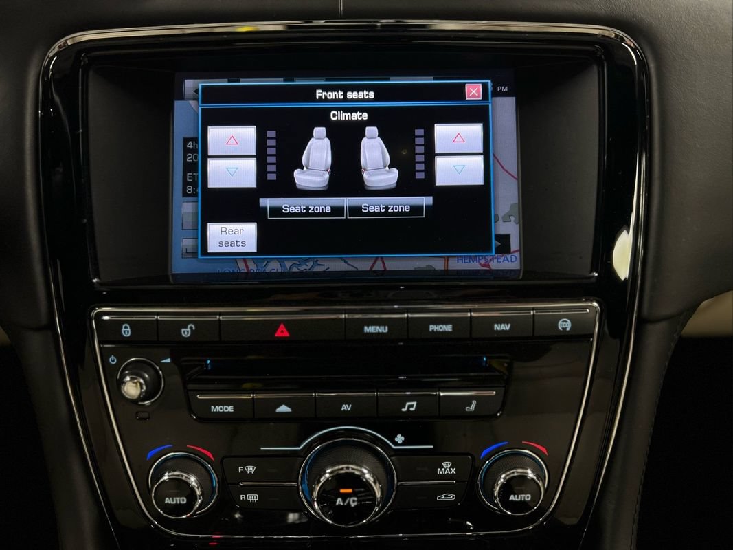 Used 2015 Jaguar XJ AWD/4WD image 30