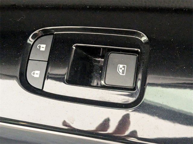 Used 2023 Nissan Pathfinder SL w/ Black Appearance Package image 37