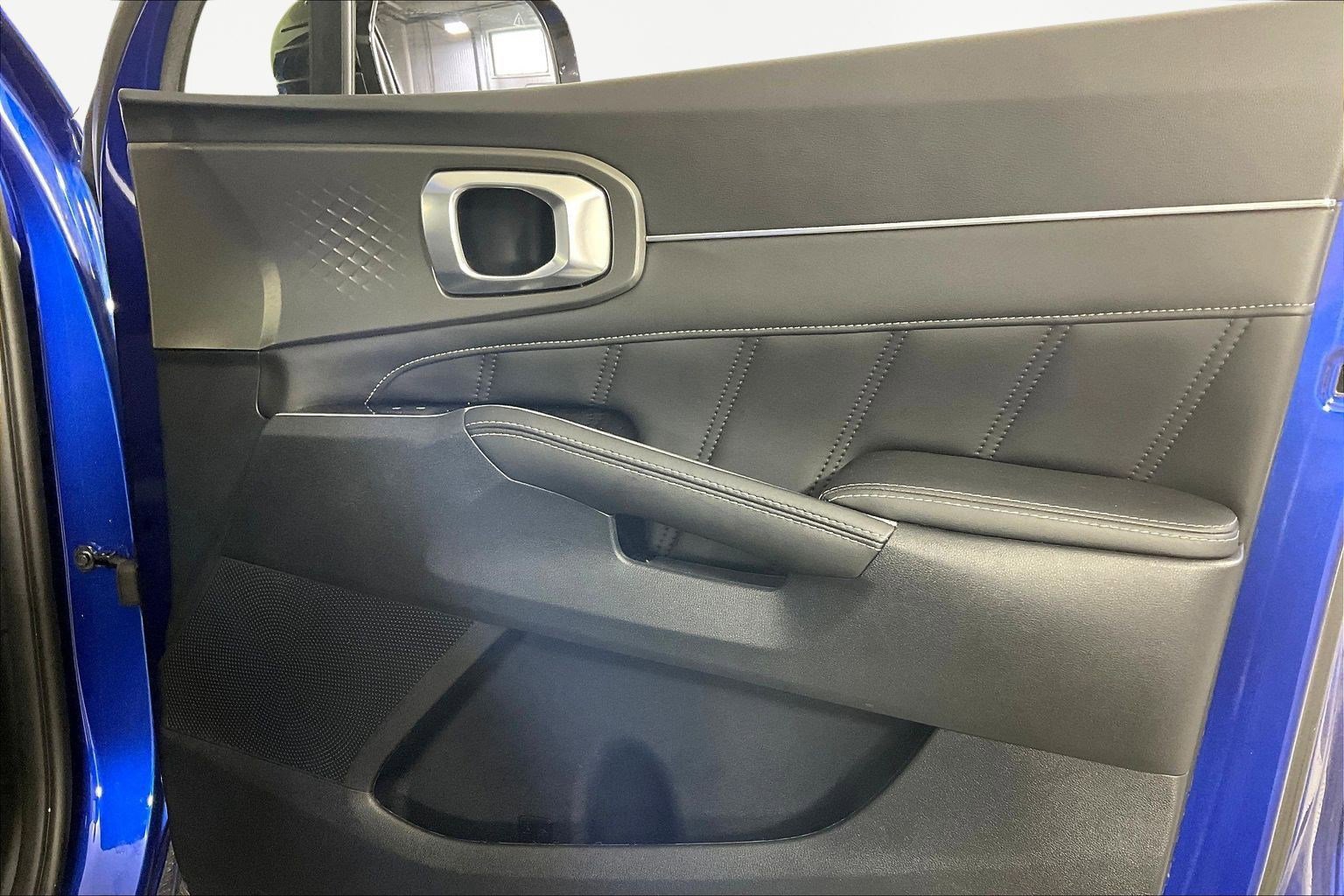 Certified 2023 Kia Sorento SX image 29