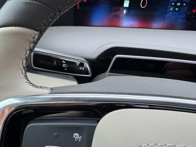 New 2025 Lincoln Nautilus Premier w/ Equipment Group 102A AWD/4WD image 20