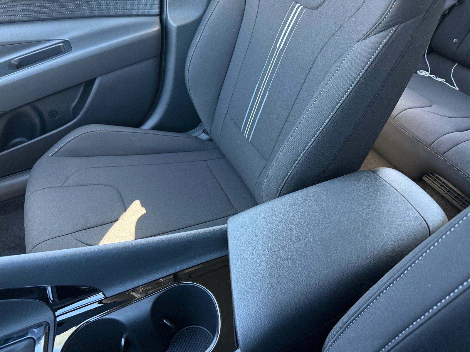 New 2026 Hyundai Elantra Hybrid FWD image 14