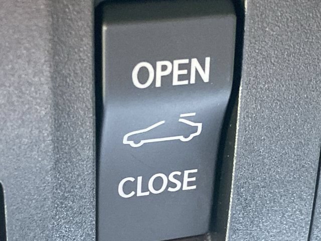 Used 2020 Lexus UX 250h w/ Premium Package AWD/4WD image 32