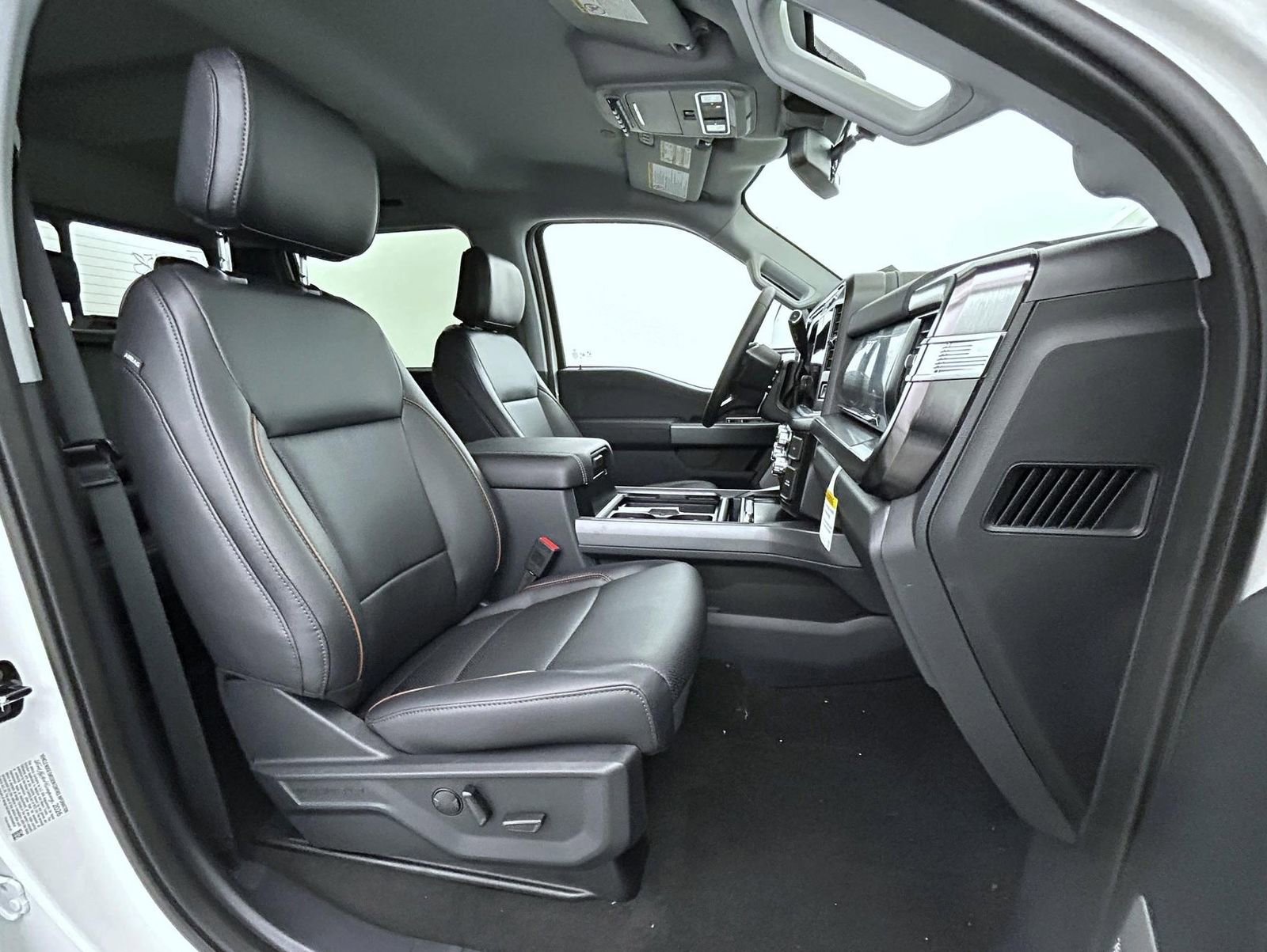 New 2026 Ford F250 Lariat w/ Black Appearance Package image 15