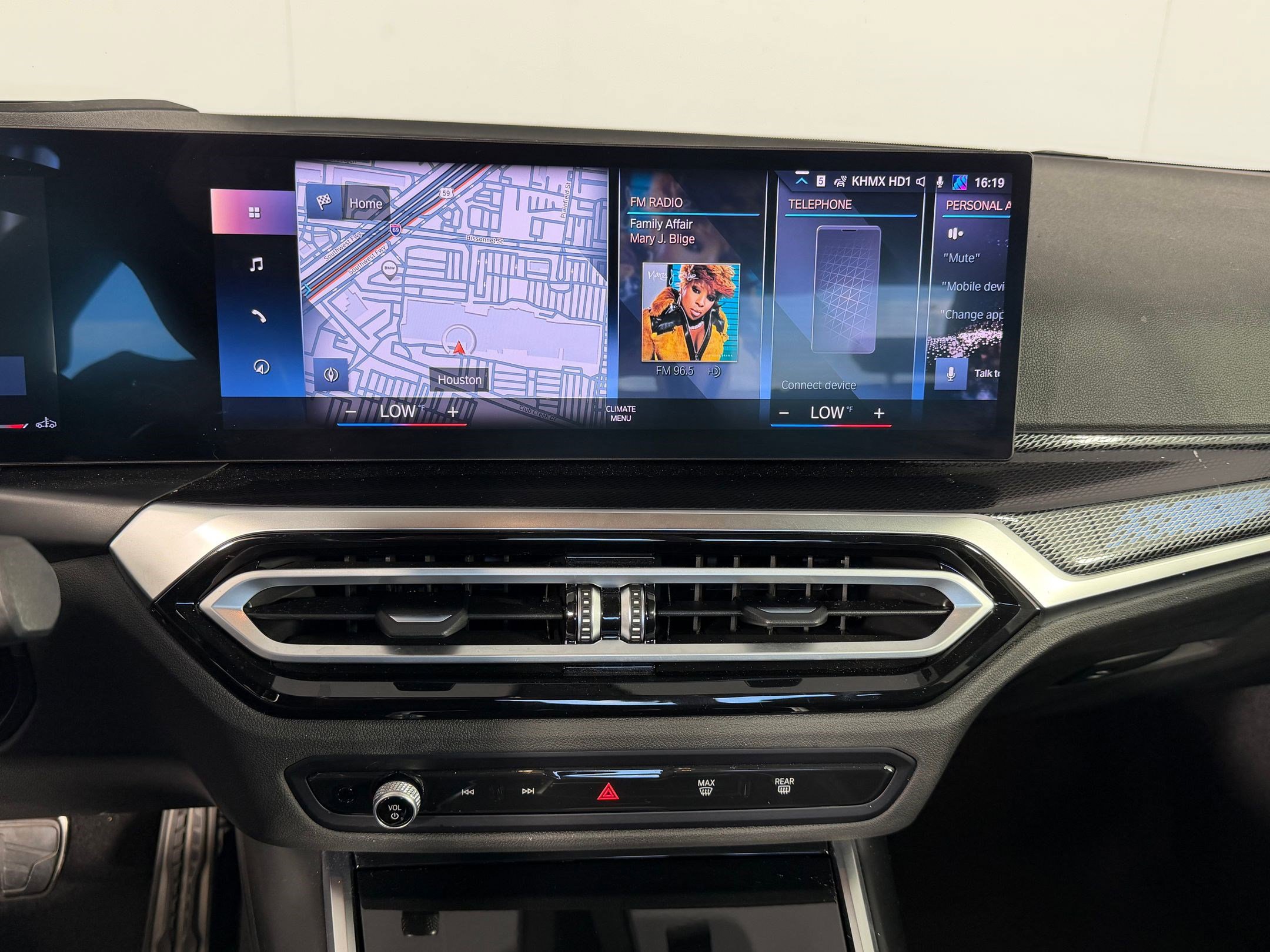 Used 2023 BMW 230i 230i w/ M Sport Package image 23