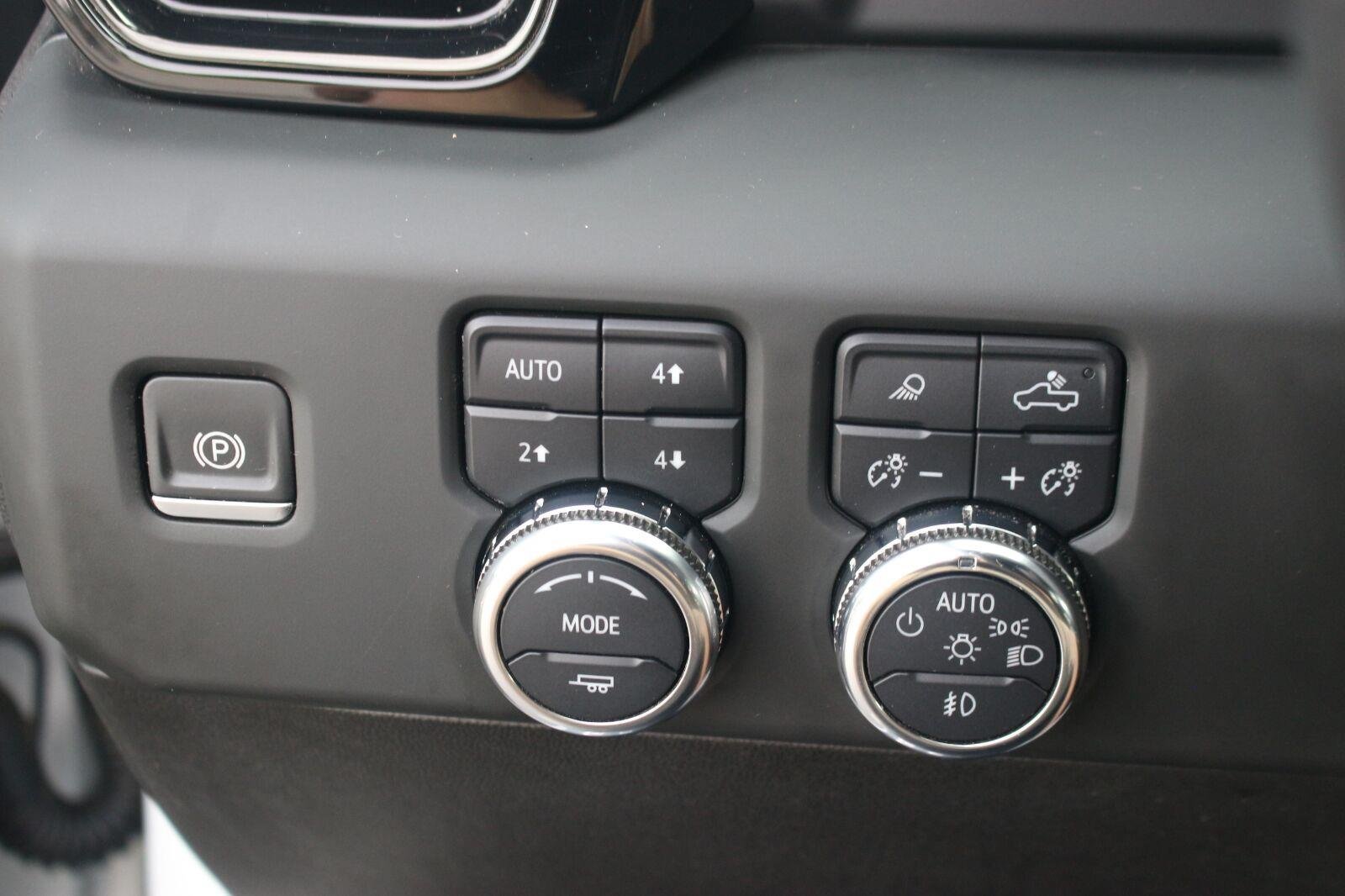 Used 2024 GMC Sierra 3500 AT4 w/ AT4 Premium Plus Package AWD/4WD image 30