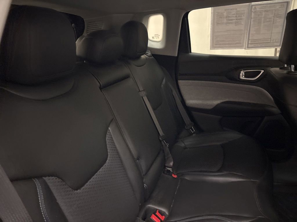 Used 2022 Jeep Compass Latitude w/ Convenience Group AWD/4WD image 19