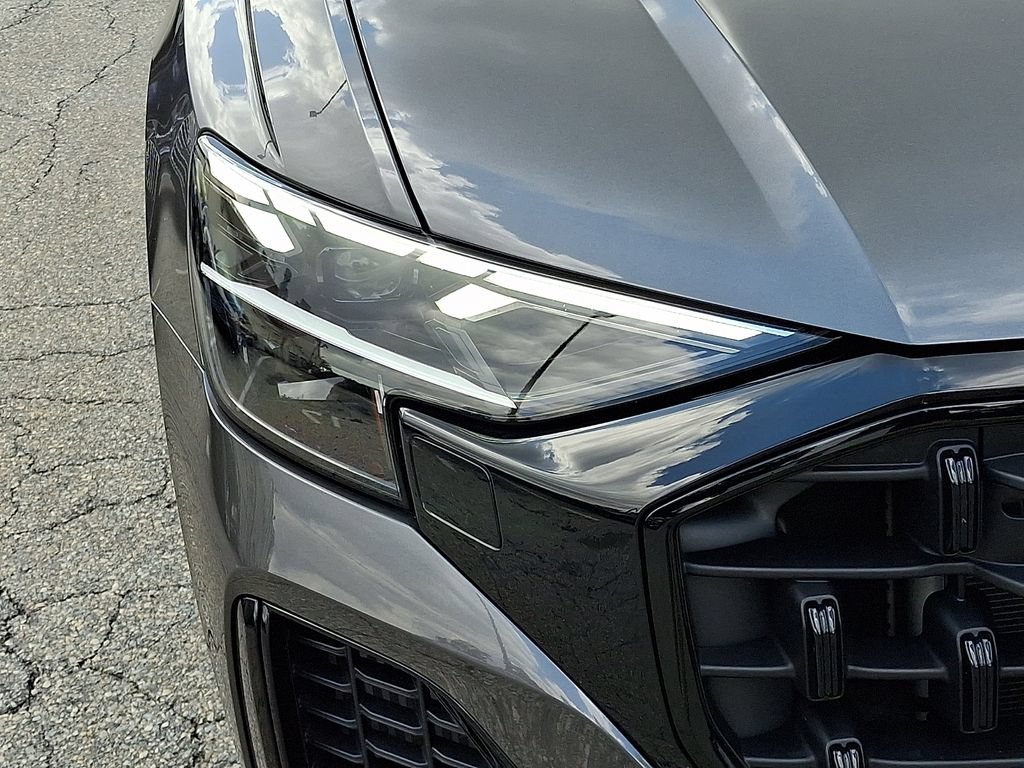 Certified 2025 Audi Q8 Premium Plus w/ Premium Plus Package AWD/4WD image 9