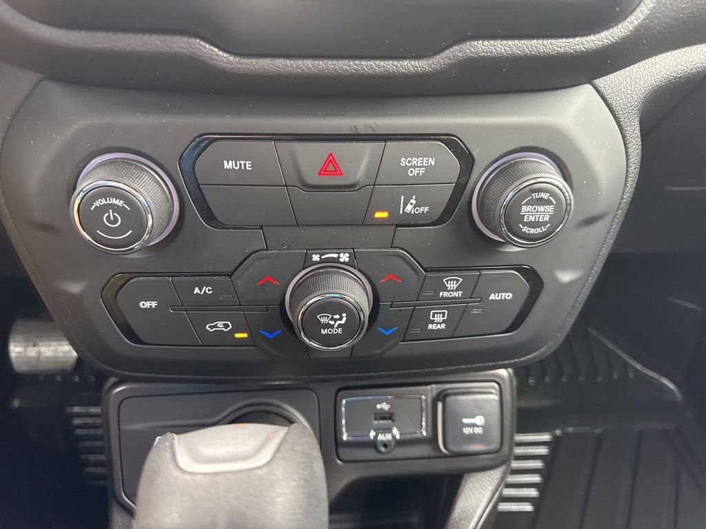 Used 2022 Jeep Renegade Latitude w/ Convenience Group image 18