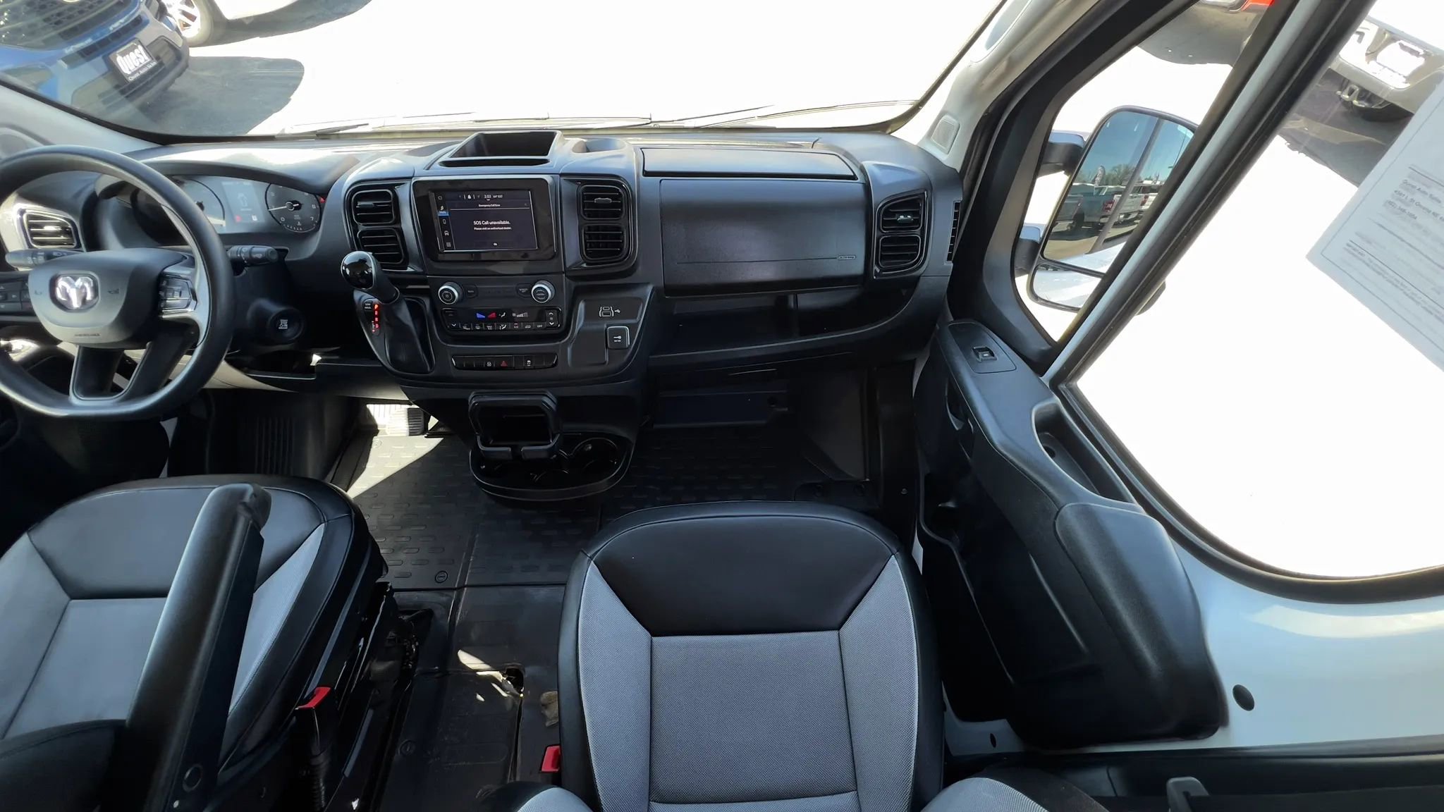 Used 2025 RAM ProMaster 2500 w/ Convenience Group FWD image 18