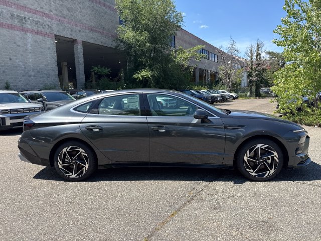 New 2026 Hyundai Sonata SEL FWD image 8