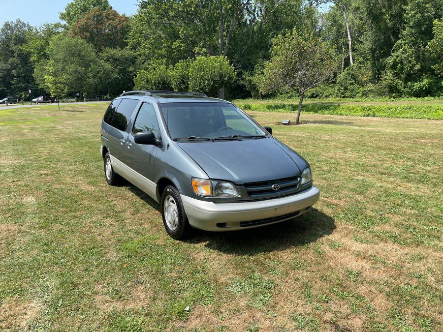 Used 1999 Toyota Sienna LE