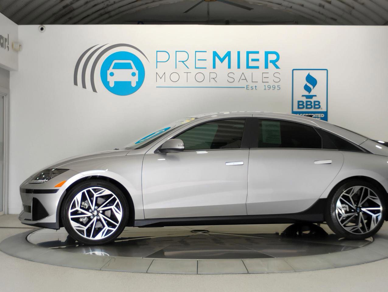 Used 2023 Hyundai Ioniq 6 SEL RWD image 3