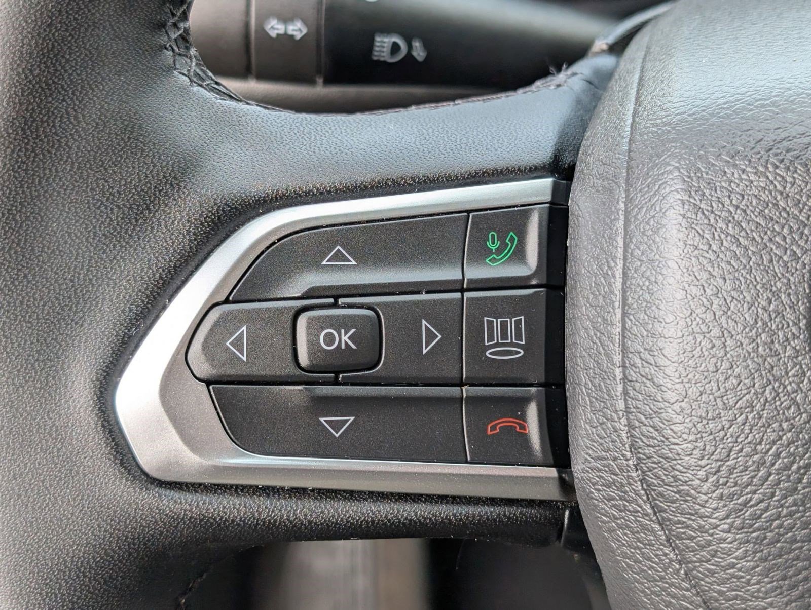 Used 2024 Jeep Compass Limited w/ High Altitude Package image 17