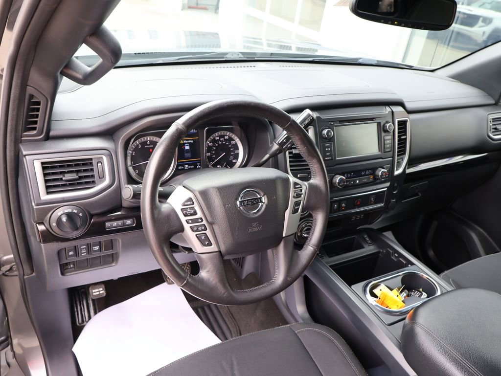 Used 2019 Nissan Titan SV w/ SV Convenience Package AWD/4WD image 22