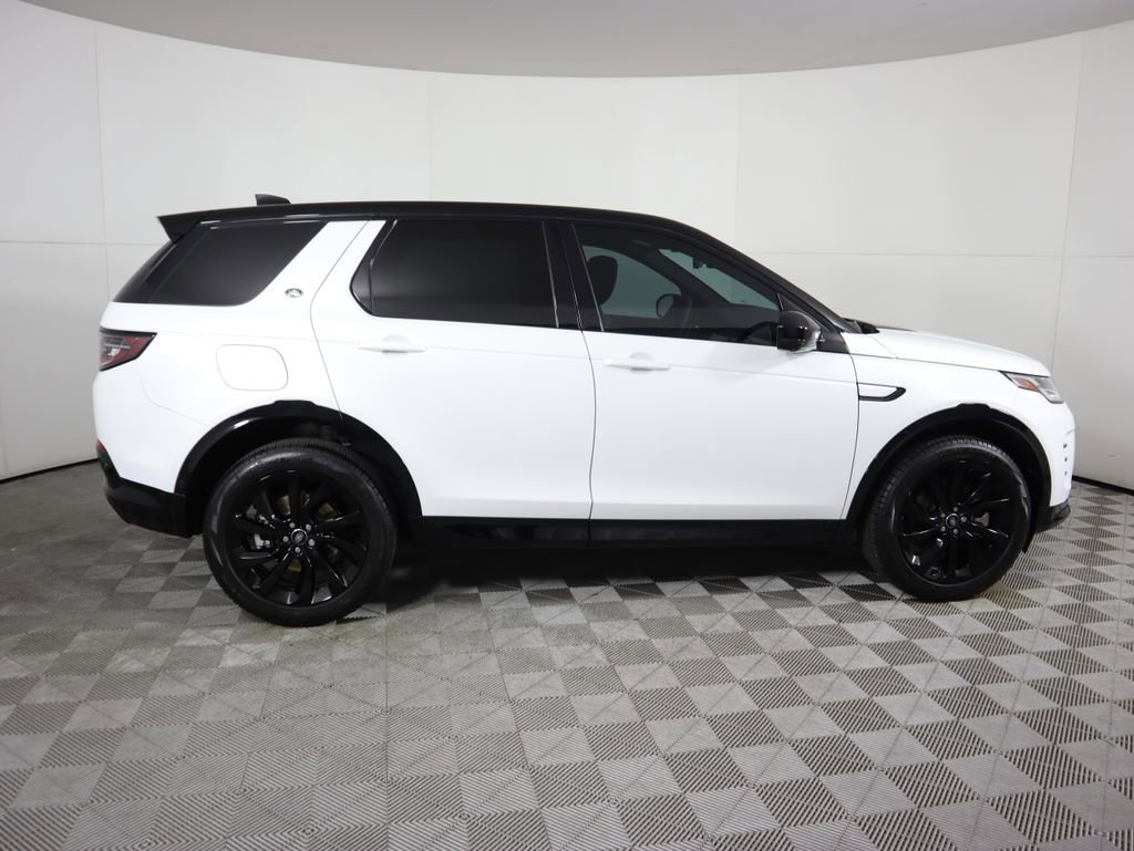 Used 2024 Land Rover Discovery Sport Dynamic SE image 4