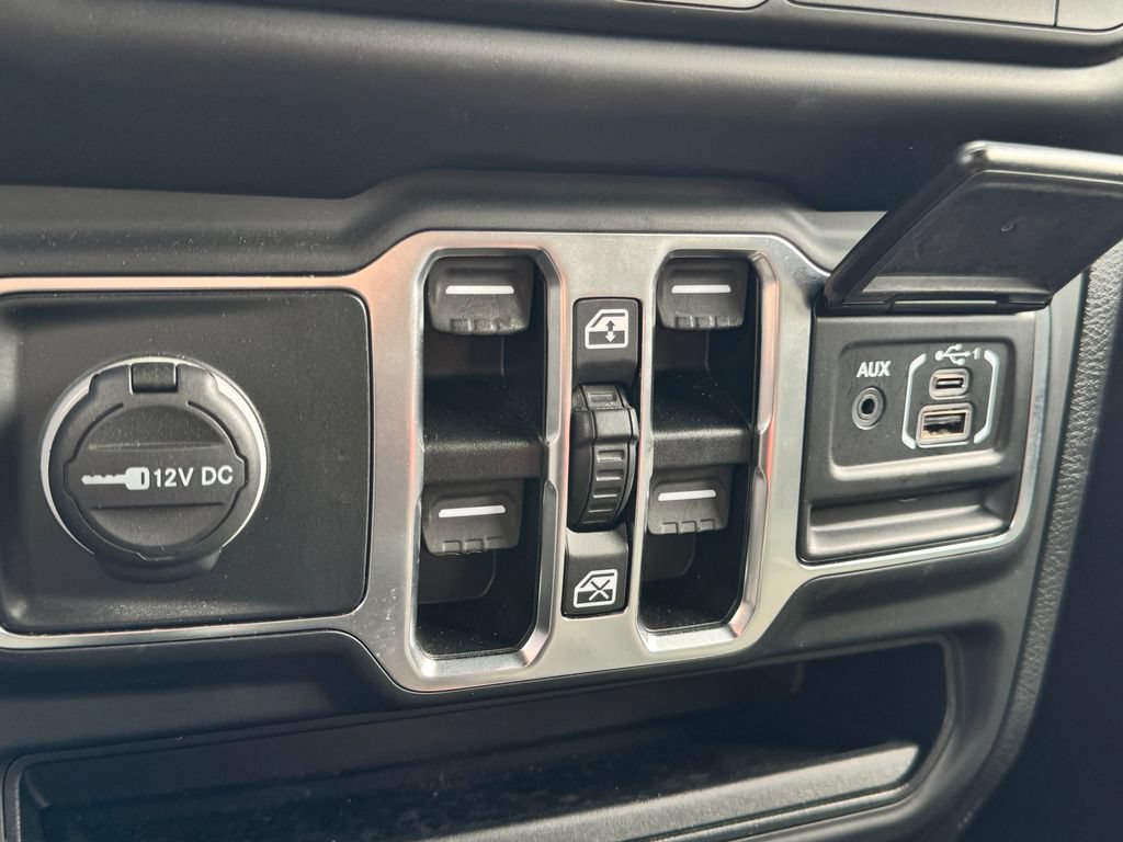 Used 2021 Jeep Wrangler Unlimited Sport AWD/4WD image 23
