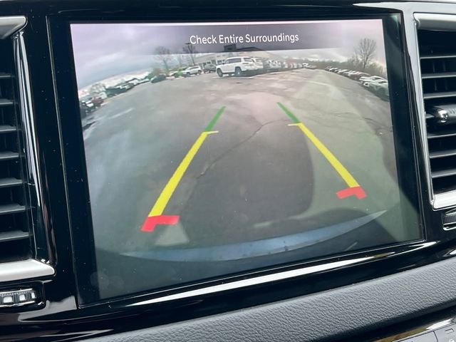 Used 2024 Chrysler Pacifica Touring-L FWD image 24