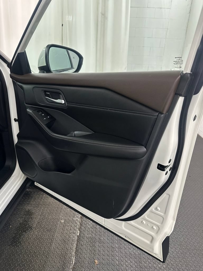 Used 2022 Nissan Rogue SV w/ SV Premium Package AWD/4WD image 30