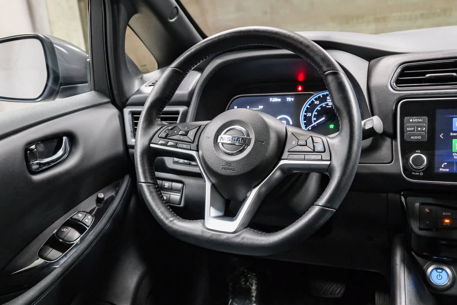 Used 2020 Nissan Leaf SV w/ SV Technology Package FWD image 17