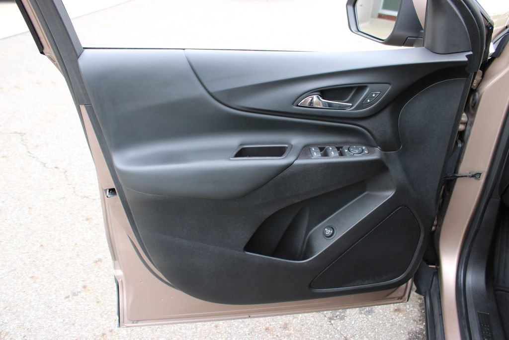 Used 2018 Chevrolet Equinox LT FWD image 9