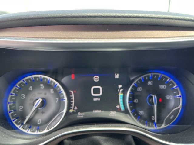 Used 2017 Chrysler Pacifica Touring-L Plus FWD image 20