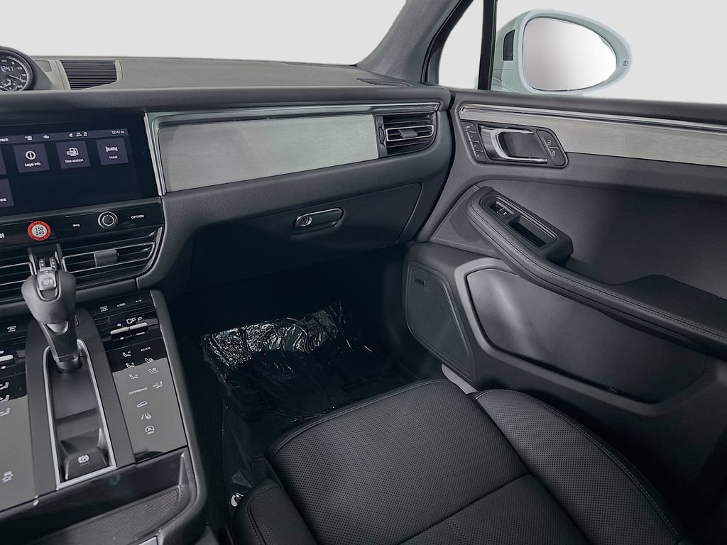 New 2025 Porsche Macan AWD/4WD image 26
