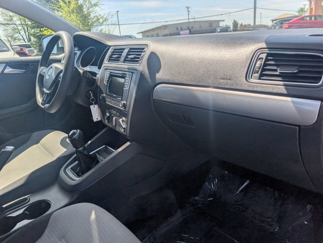 Used 2018 Volkswagen Jetta S w/ Cold Weather Package FWD image 22