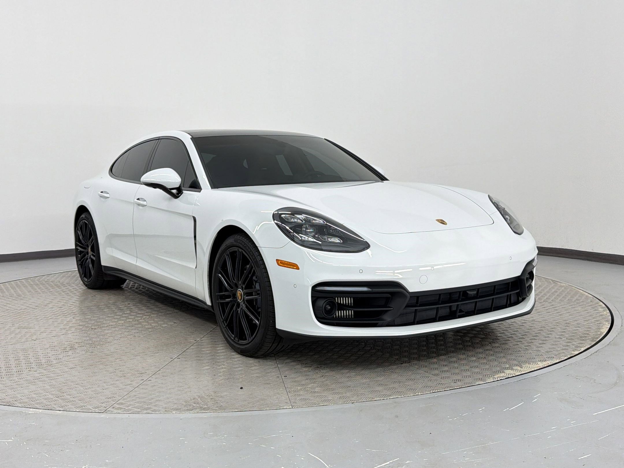 Certified 2023 Porsche Panamera Platinum Edition image 7