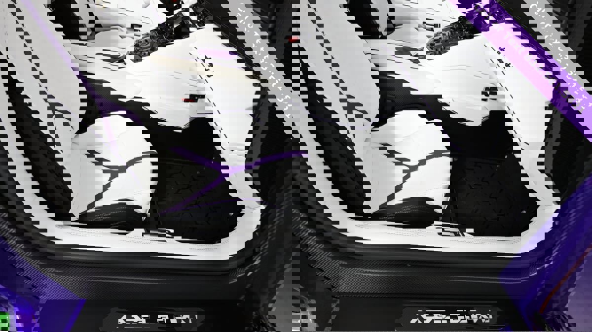 Used 2021 Lamborghini Aventador SVJ image 26