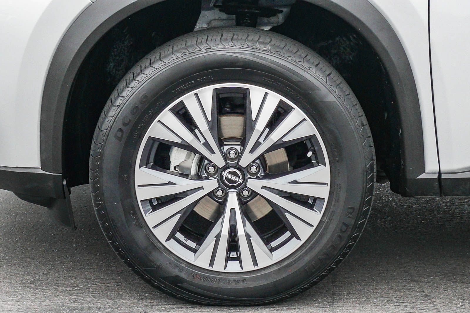 Used 2023 Nissan Rogue SV FWD image 12