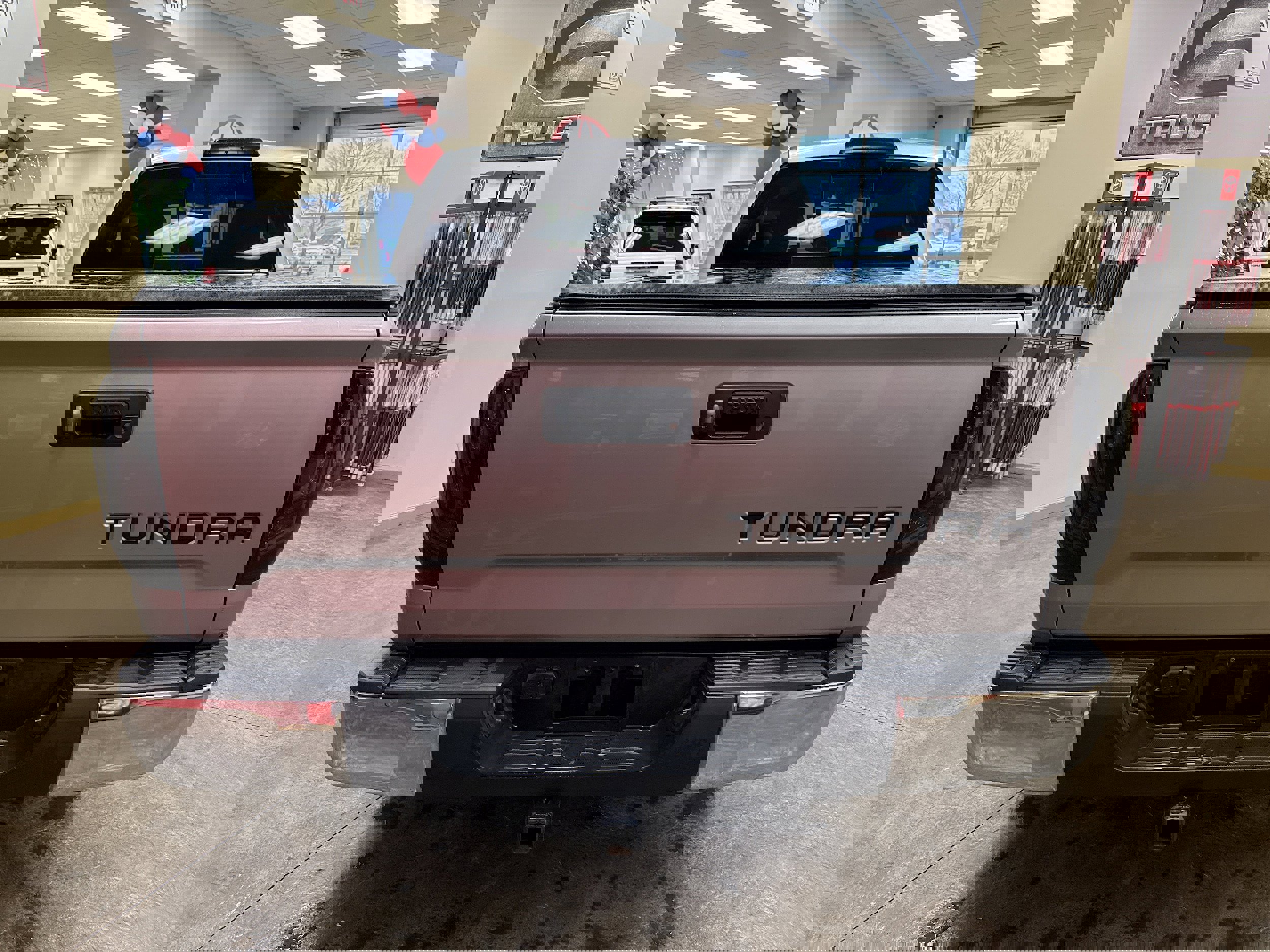 Used 2015 Toyota Tundra SR5 w/ TRD Off Road Package AWD/4WD image 10